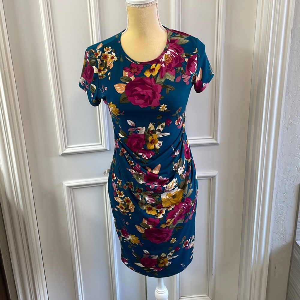 Beautiful floral maternity body con dress by MY BUMP size medium